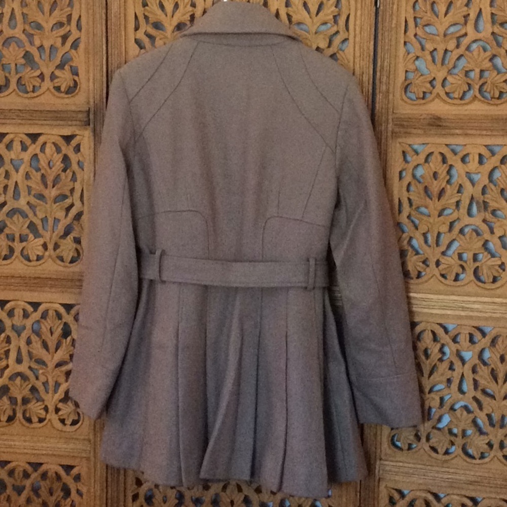 Coat - Picture 2 of 4